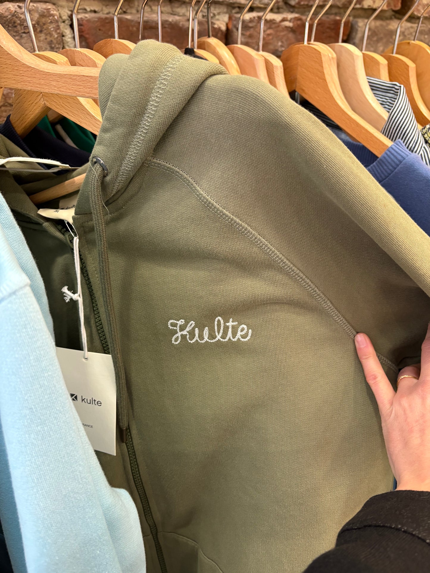 Hoodie zip script