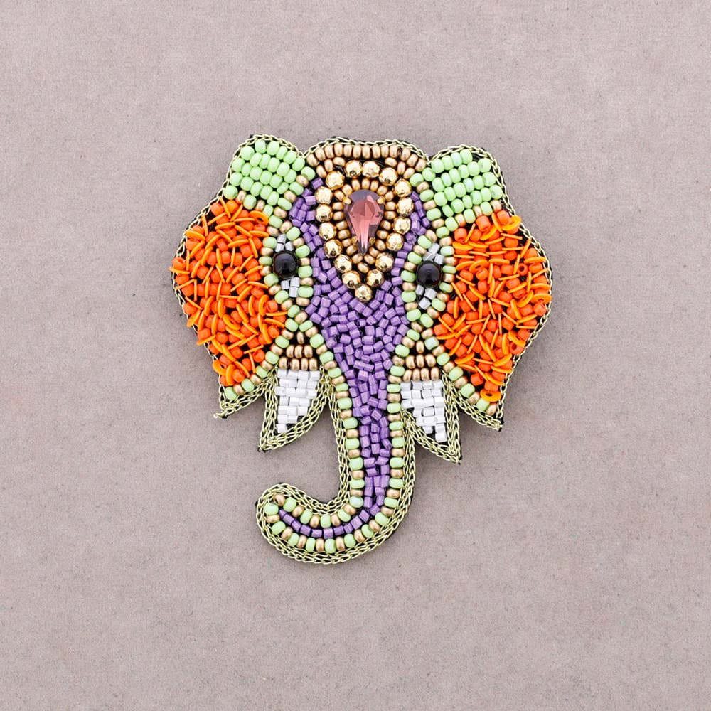 Broche éléphant en perles: Rojo