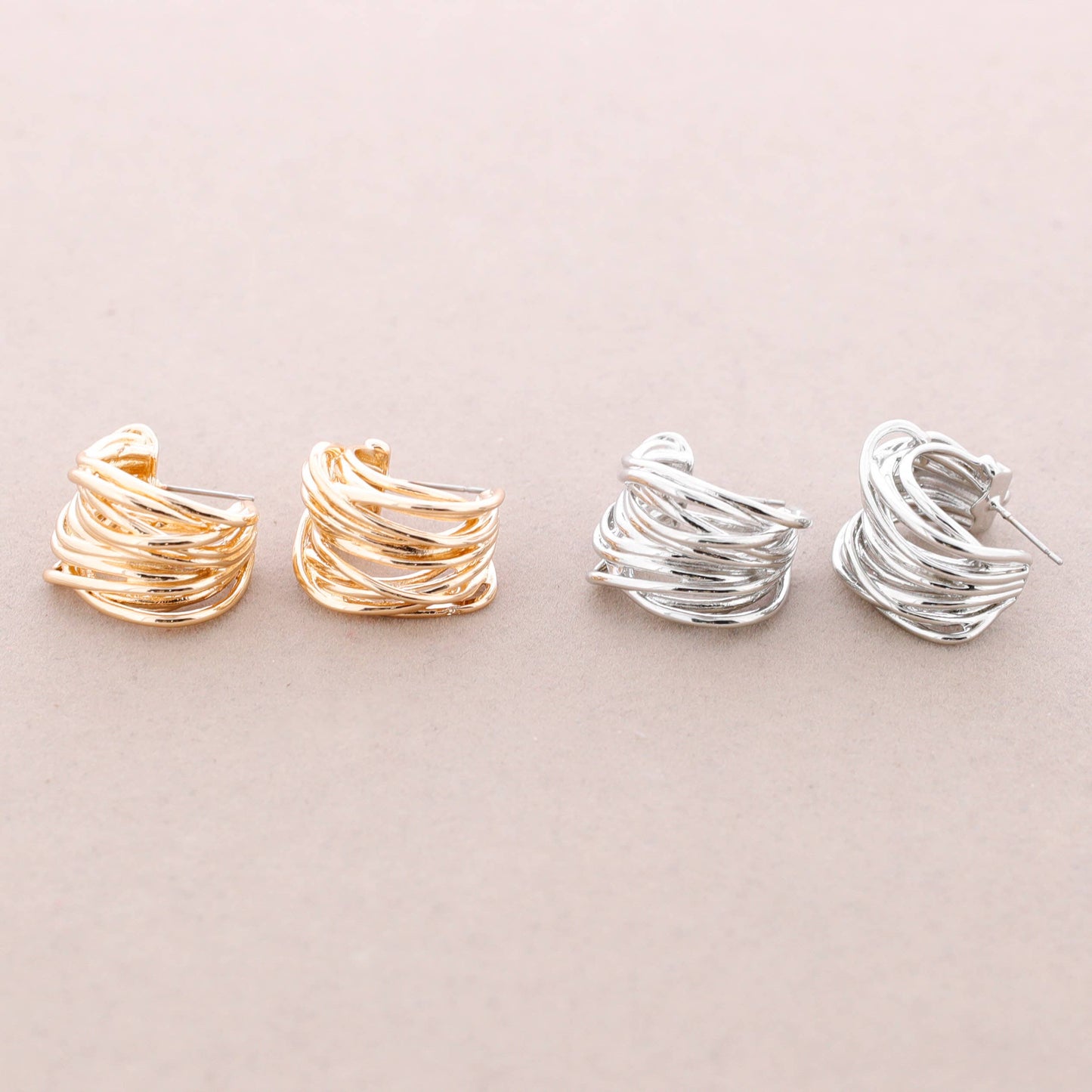 Boucles d'oreilles Aro en métal: Or