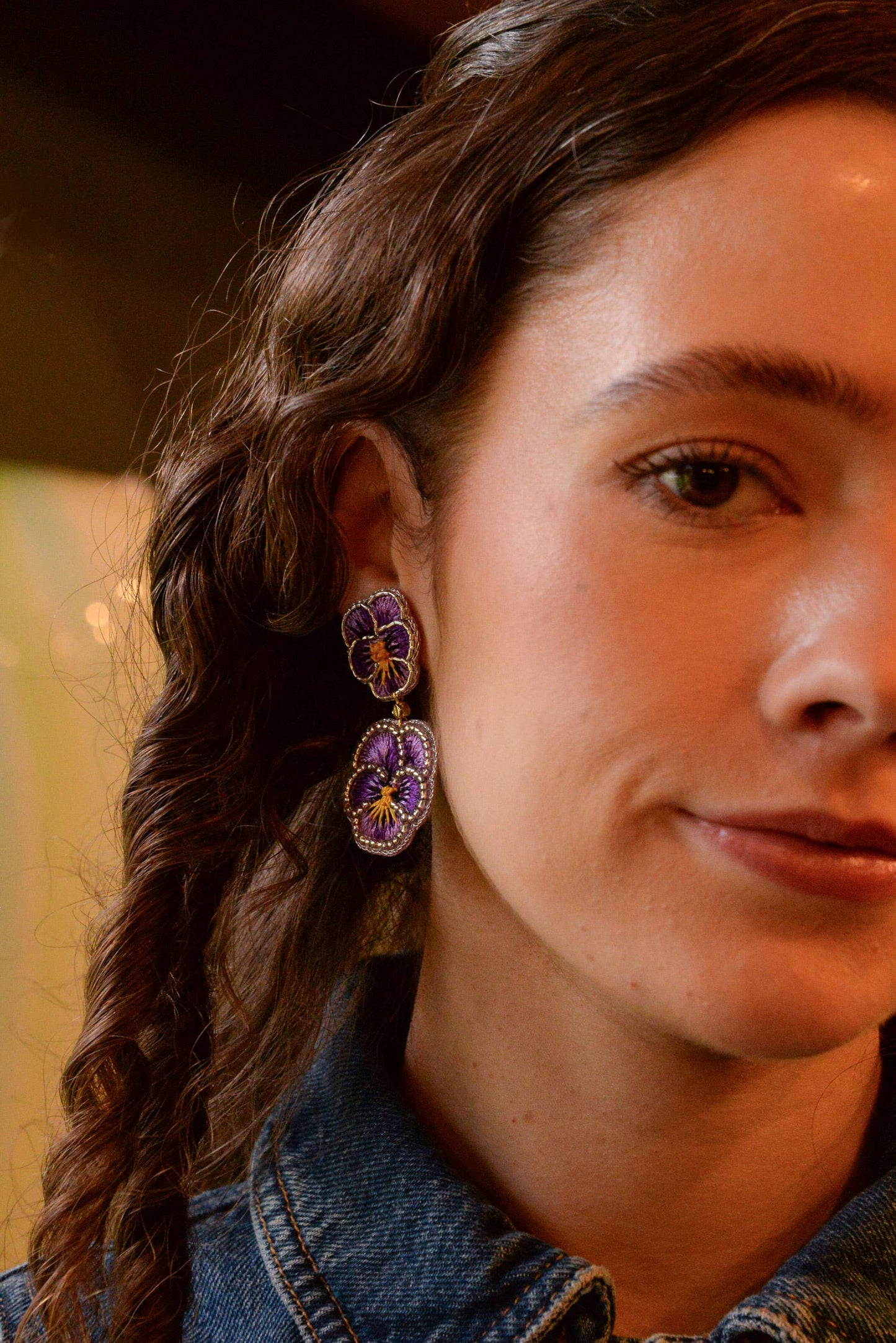 BOUCLES D'OREILLES FLEUR EN PERLES VIOLET DOUBLE PENSÉE