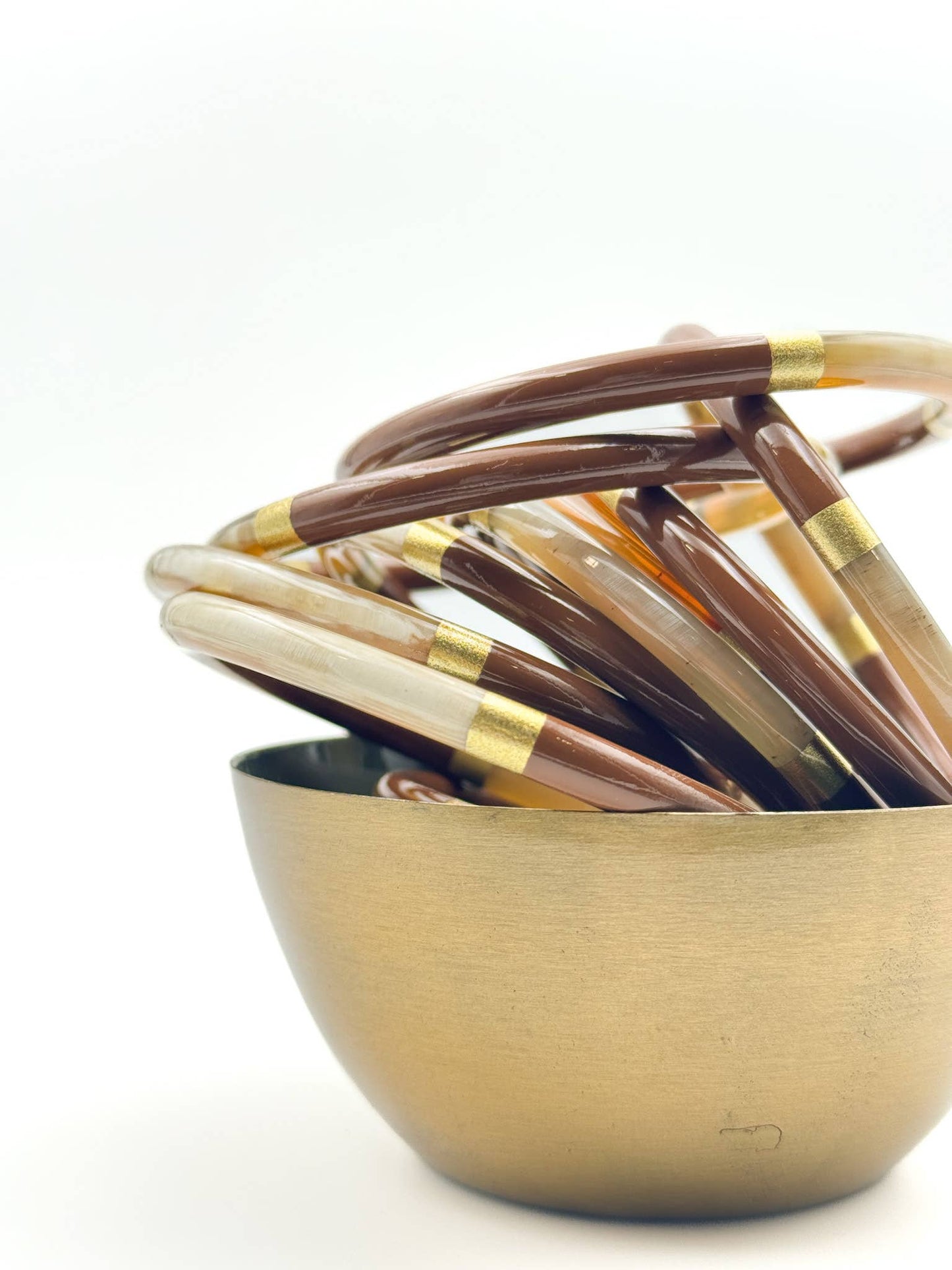 Jonc laqué en corne de buffle Milk chocolate et doré