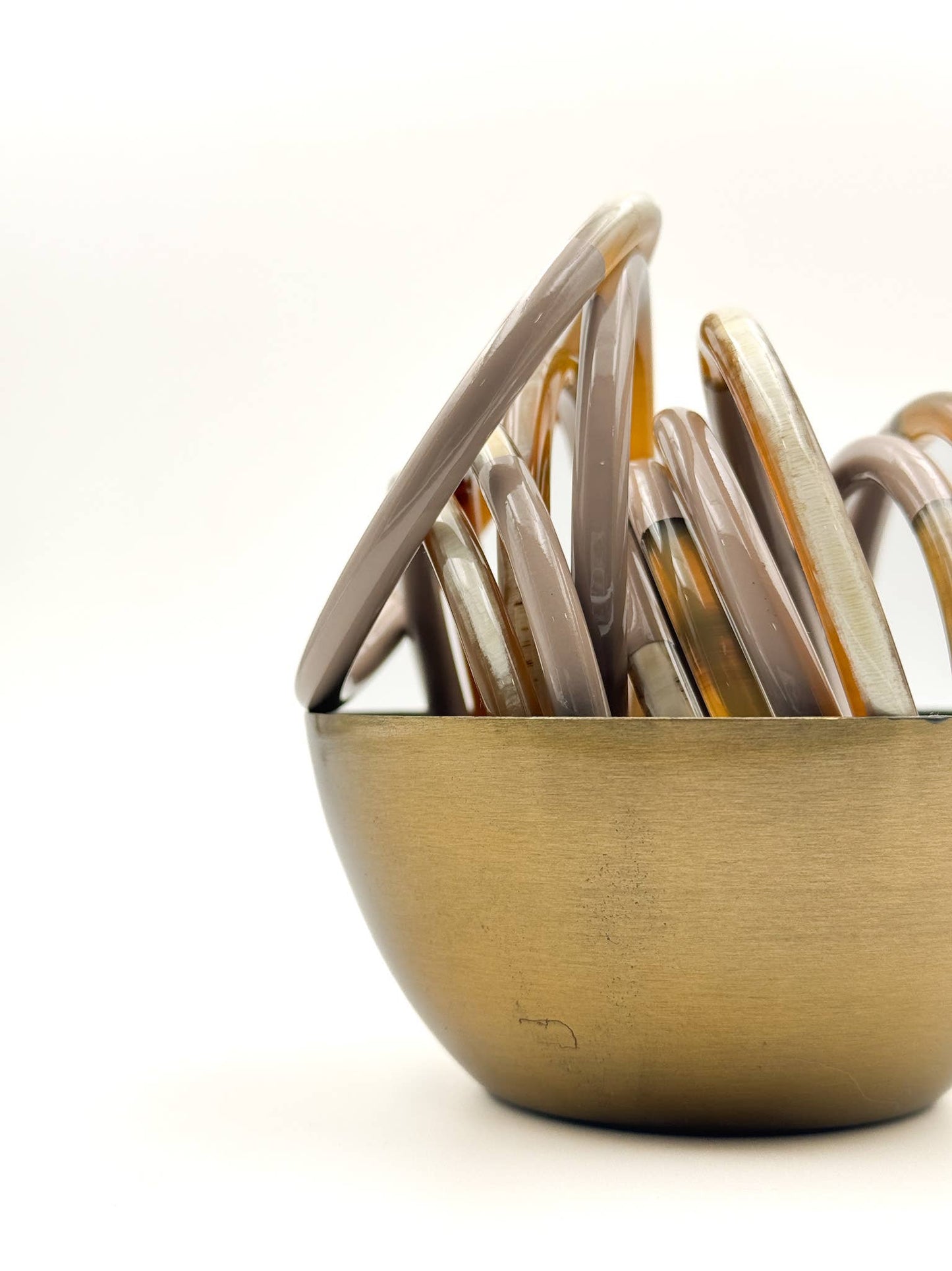 Jonc laqué en corne de buffle Beige 6mm: C58-M