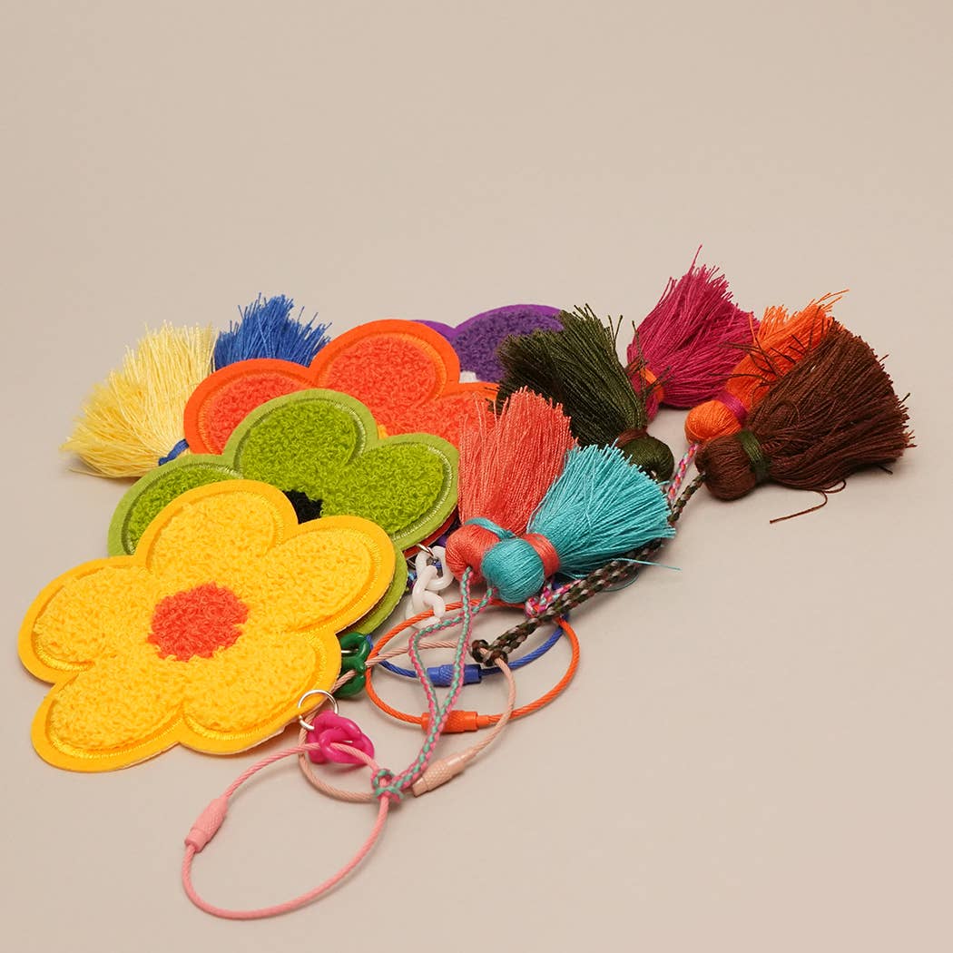 Breloque de sac porte-clés Fuzzy Flower