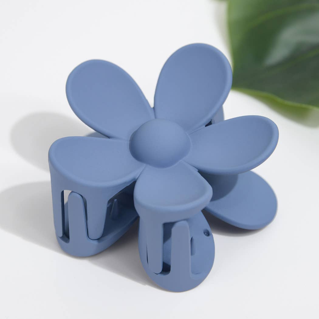 Pince marguerite bleu clair mate