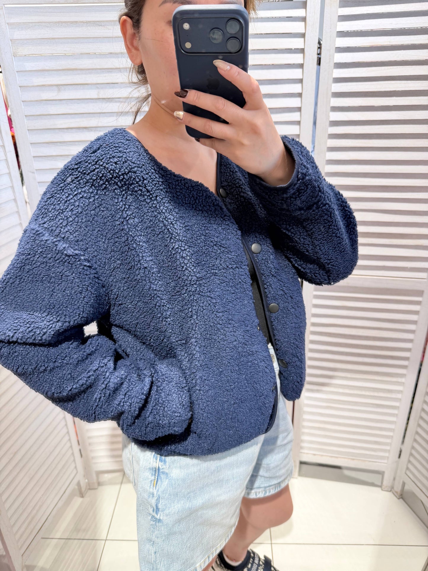 Veste en sherpa à message: Marine / TU