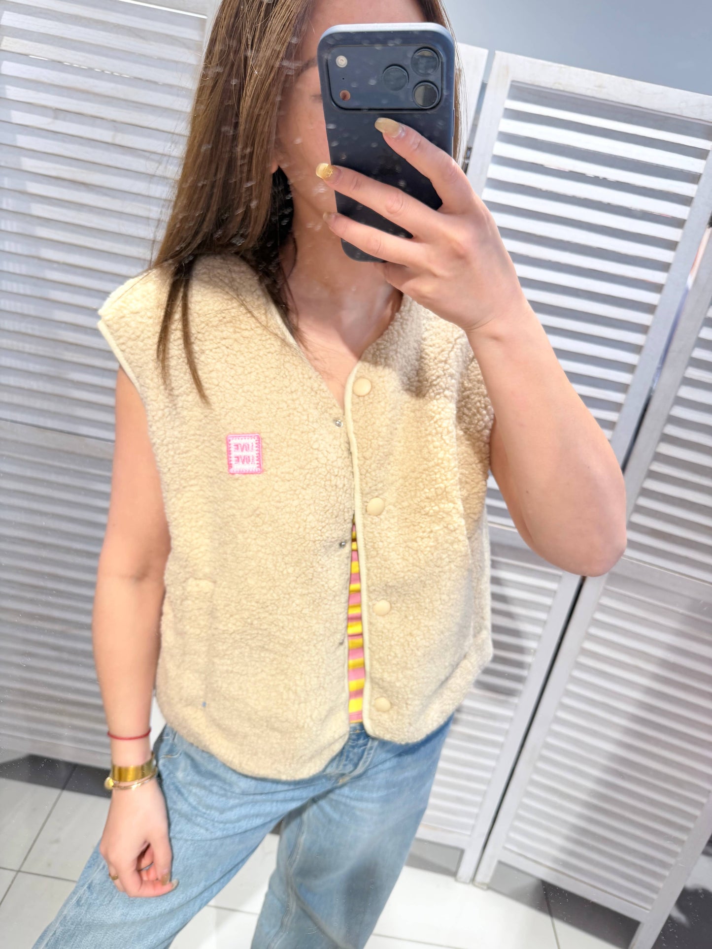 Gilet en fausse fourrure sans manches: Beige / Taille unique