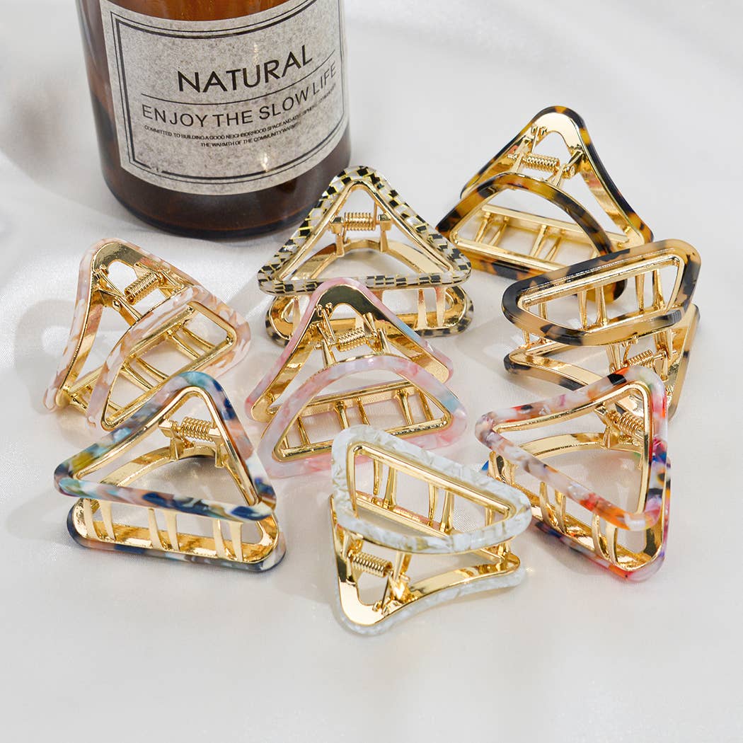 Pince à cheveux triangulaire