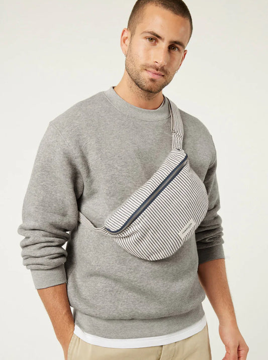 Banane Custine écume fond blanc