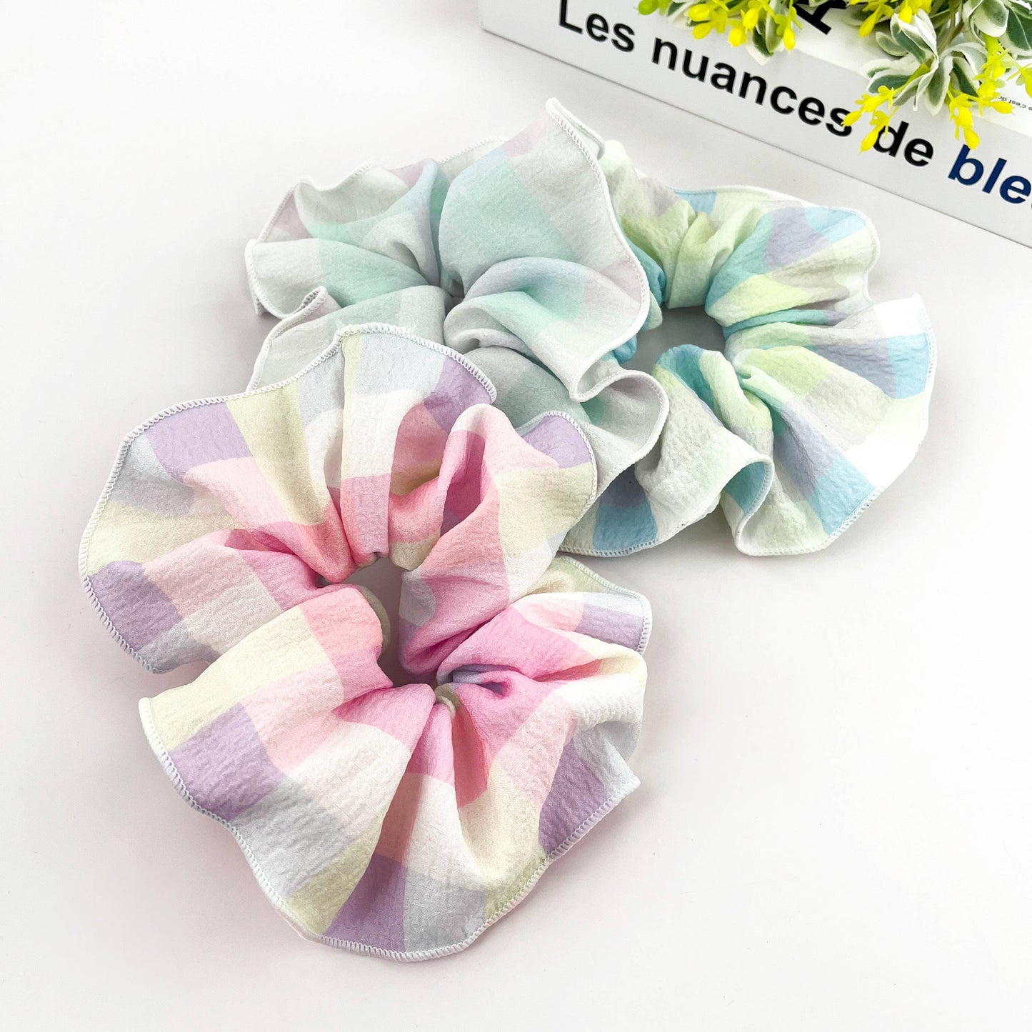 Chouchou en tissu froncé minimaliste, élastique à cheveux couleurs bonbon: Rose