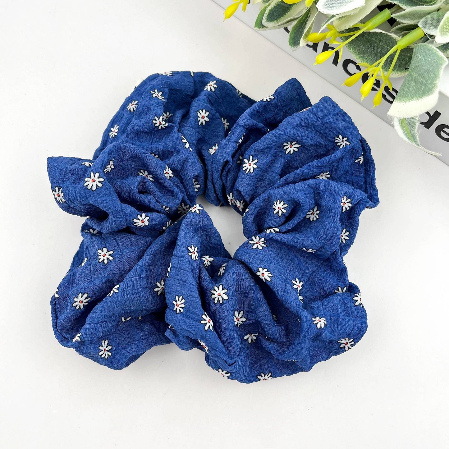 Chouchou fleuri bleu et blanc, attache-cheveux en tissu doux: White / Large