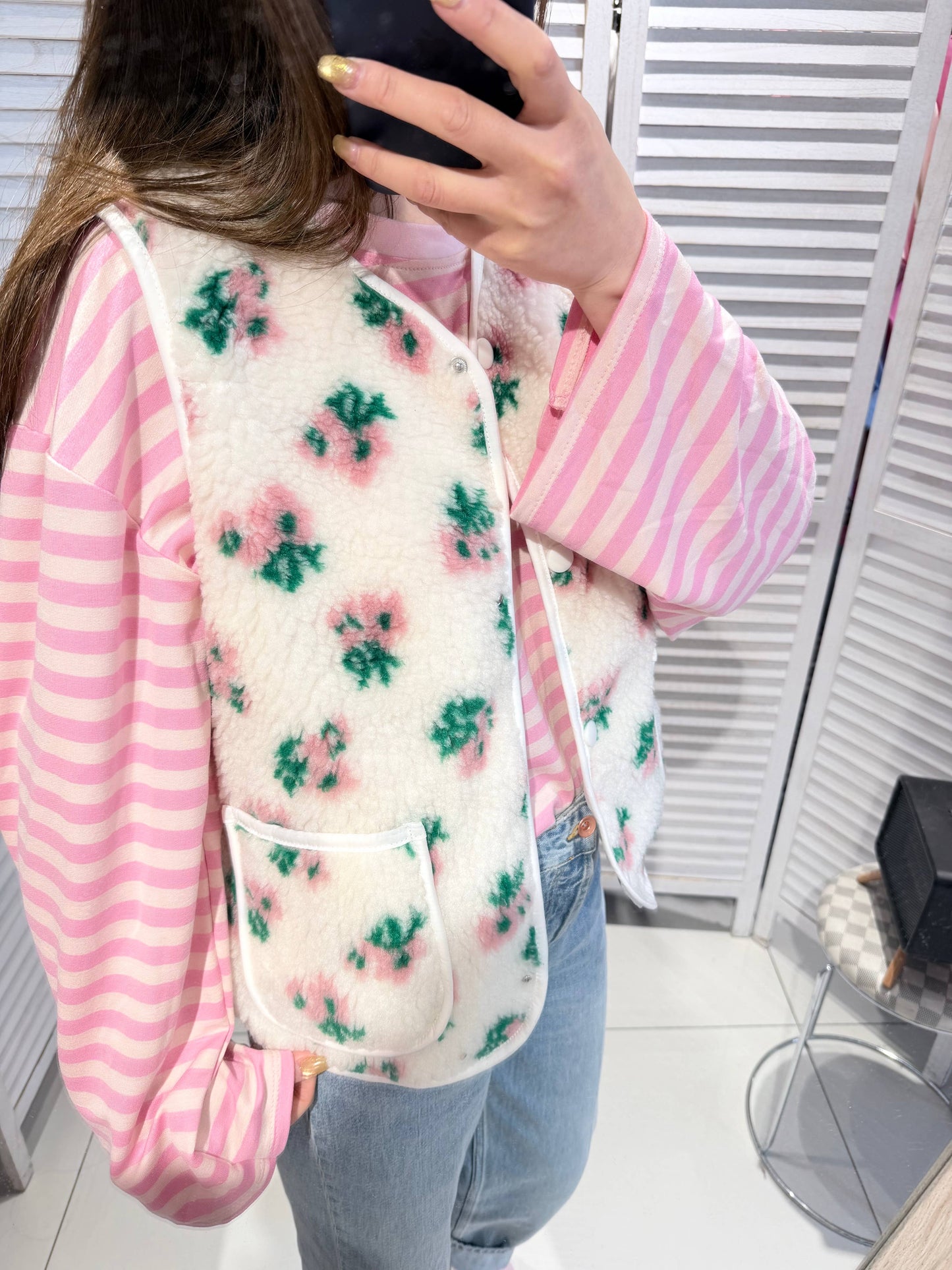 Gilet fleuri en fausse fourrure: Blanc / Taille unique