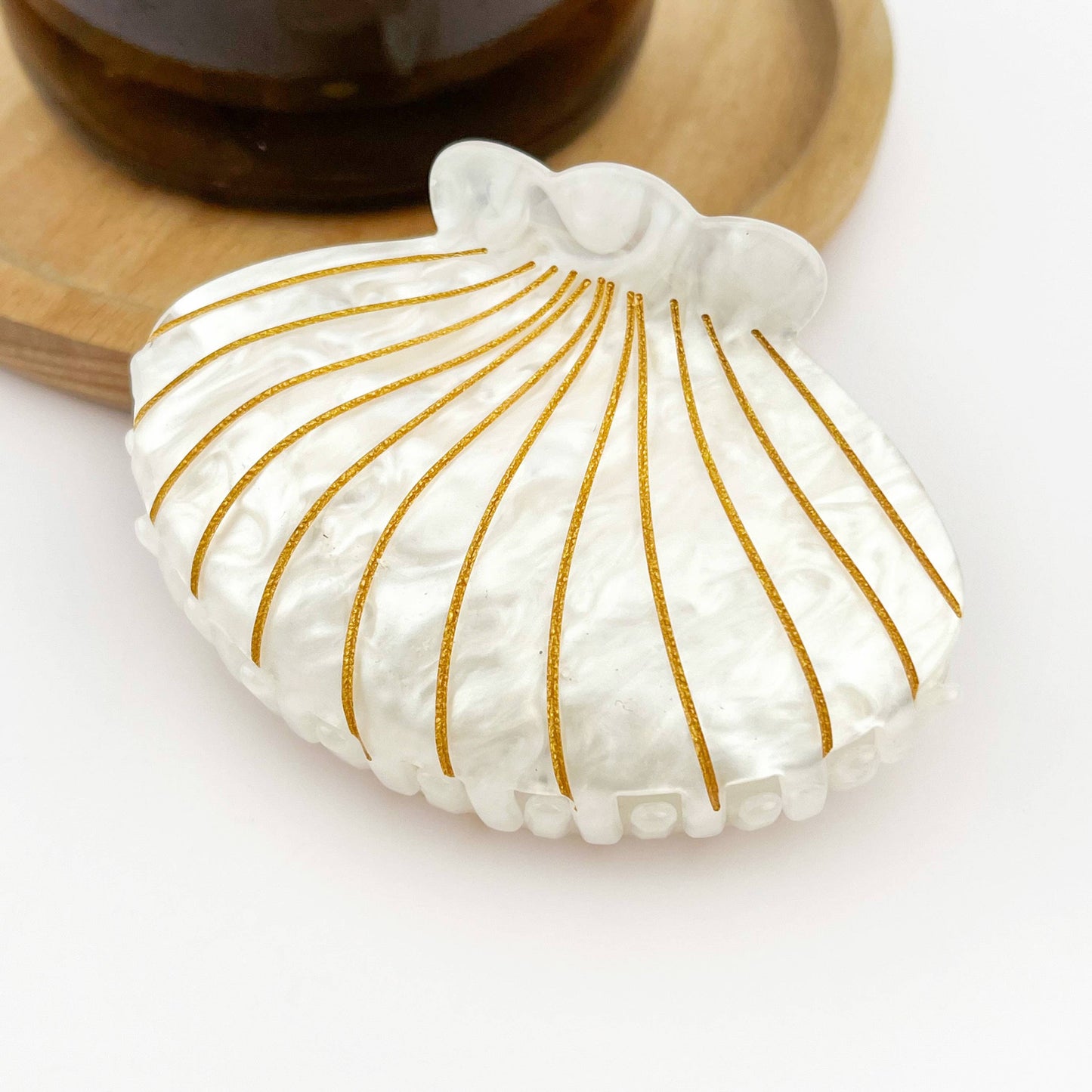 Pince à cheveux coquillage blanc