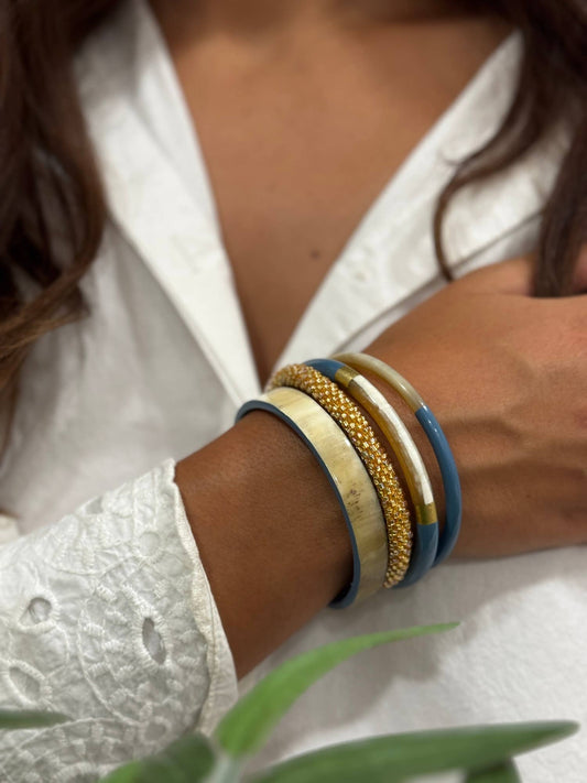 Jonc laqué en corne de buffle  Bleu canard et doré 6mm