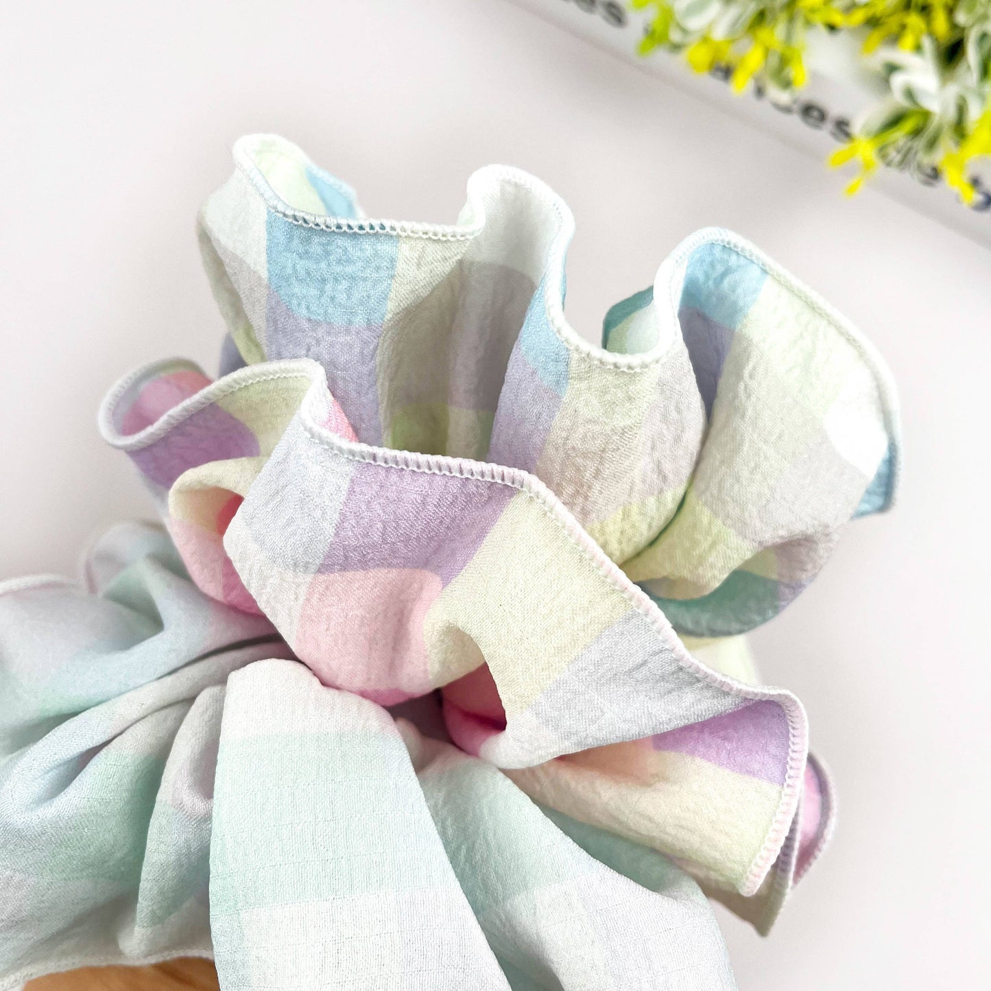 Chouchou en tissu froncé minimaliste, élastique à cheveux couleurs bonbon: Rose