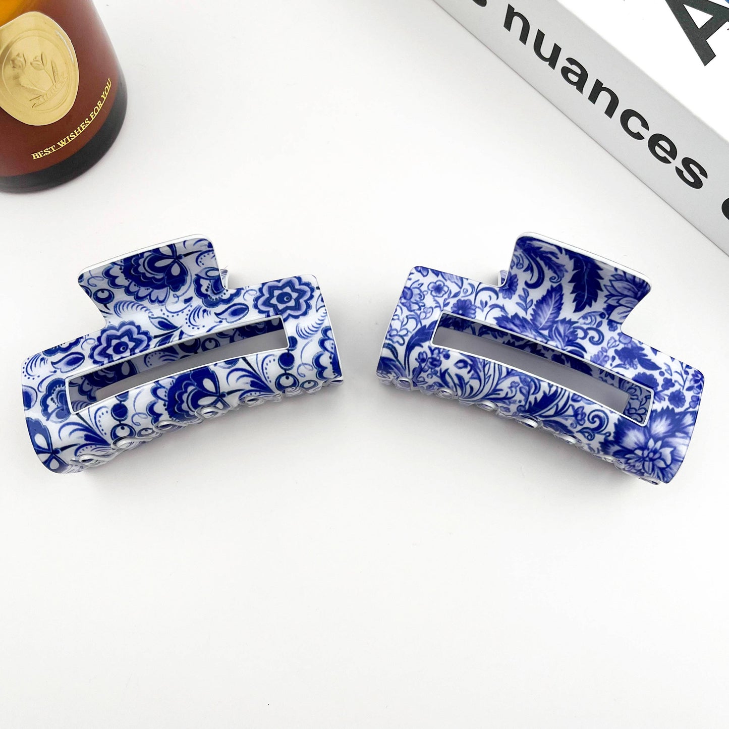 Pince à cheveux porcelaine bleue