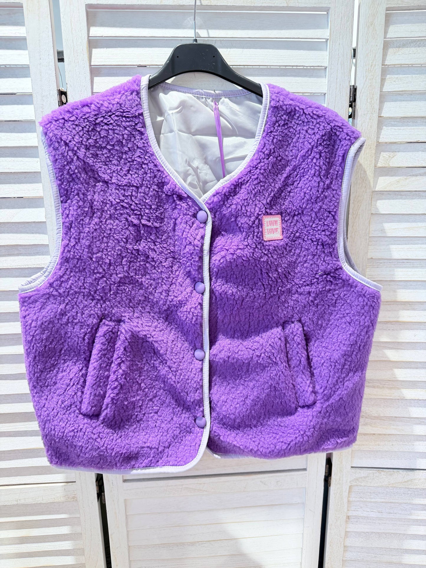 Gilet court teddy à rayures: Violet / TU