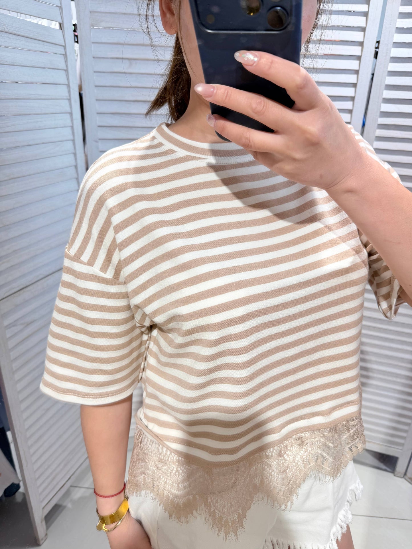 T-shirt rayé avec dentelle: Blanc / TU