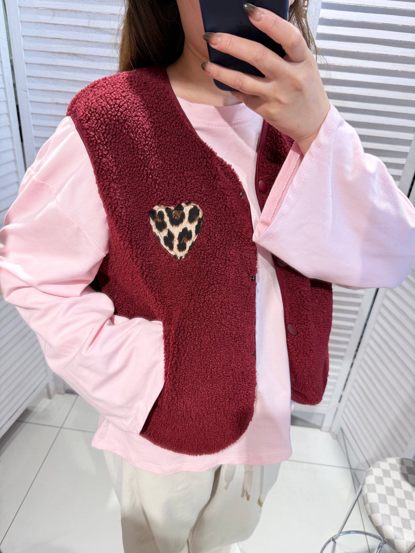 Gilet aspect polaire avec cœur imprimé: Bordeaux / TU