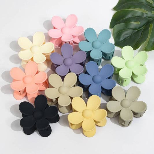 Pince marguerite bleu clair mate