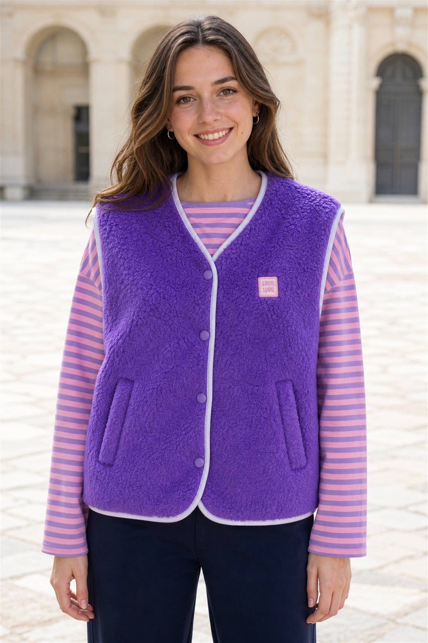 Gilet court teddy à rayures: Violet / TU
