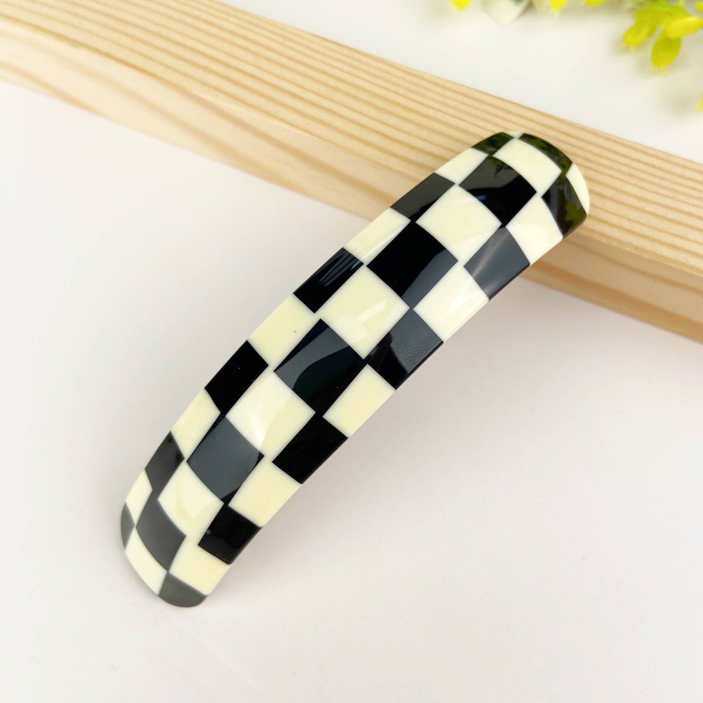 Barrette croissant en acétate: E - DupontDupont