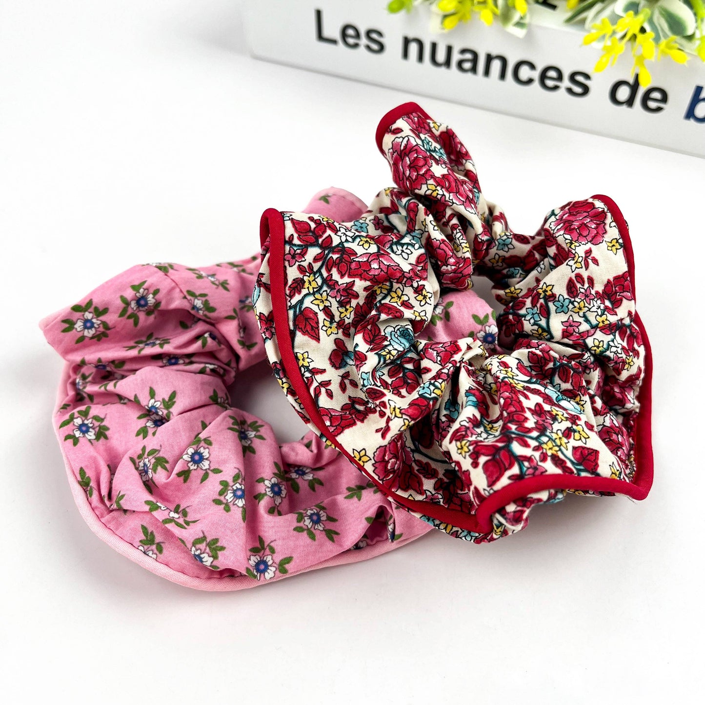Chouchou floral élégant, attache-cheveux pour le printemps et l'été: Rose