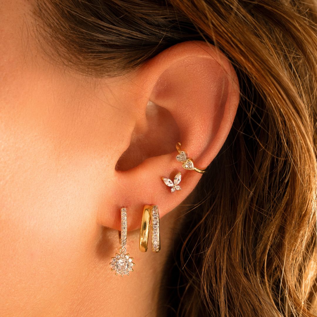 Boucles d’oreilles créoles Elena blanches: Blanc / Doré