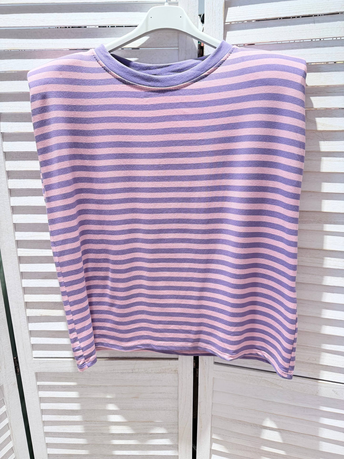 T-shirt rayé à manches courtes: Lilas / TU