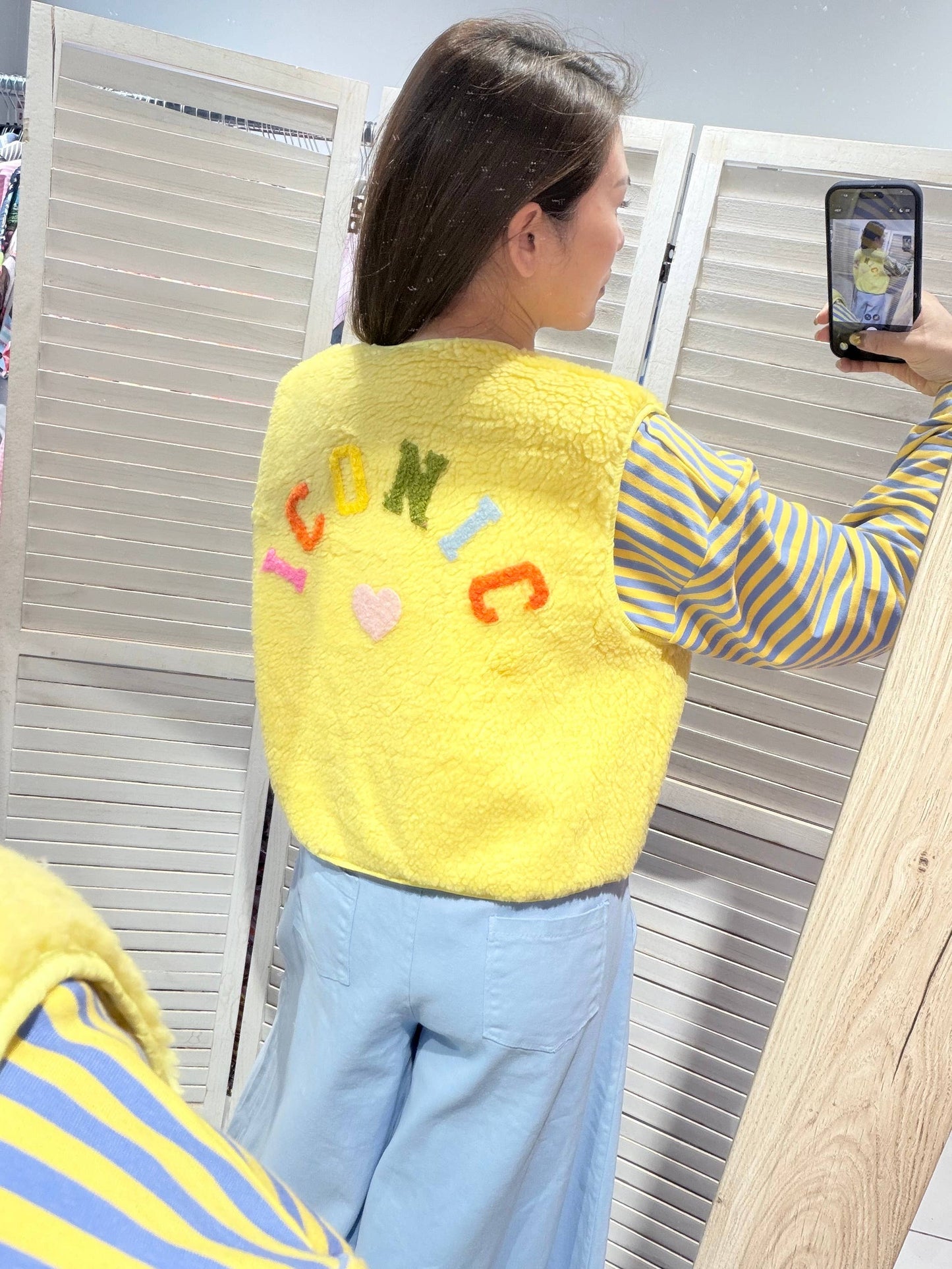 Veste tendance en fausse fourrure: Jaune / Taille unique