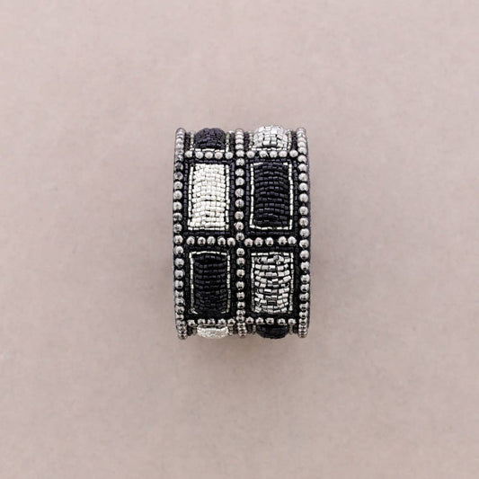 Manchette perles et sequins noir
