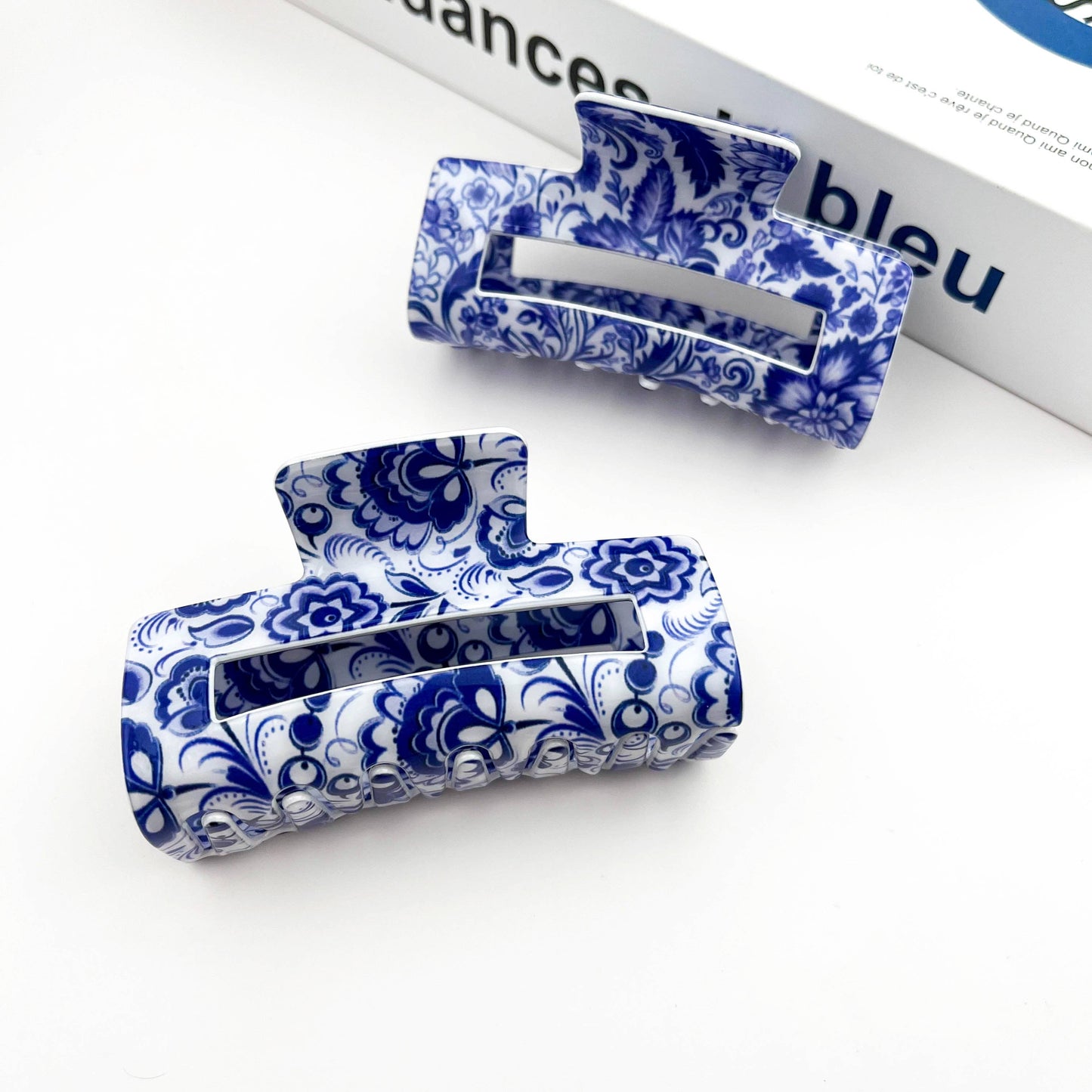 Pince à cheveux porcelaine bleue