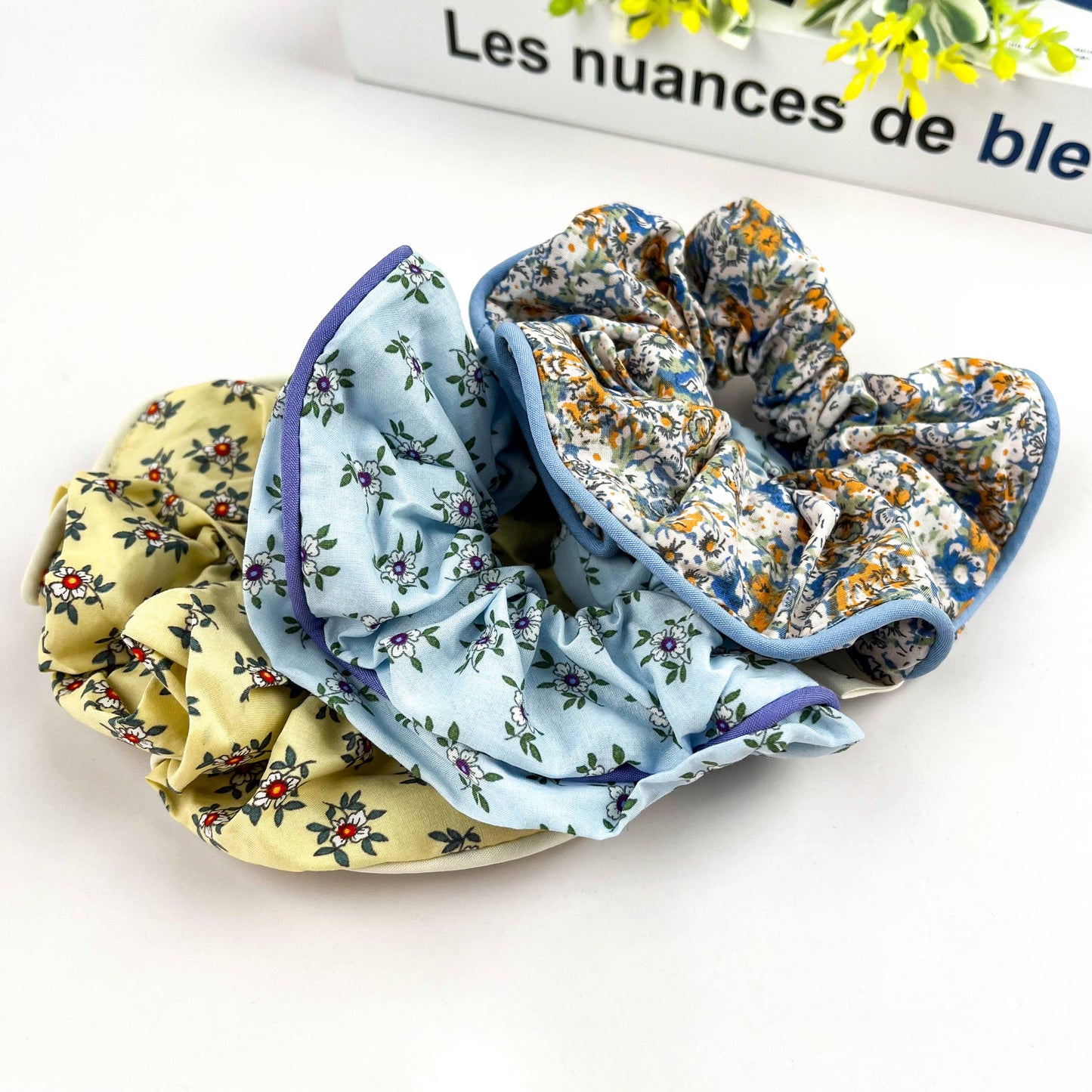 Chouchou floral élégant, attache-cheveux pour le printemps et l'été: Rose