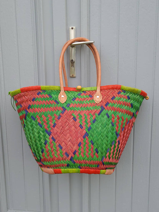 Panier fourre-tout fait à la main