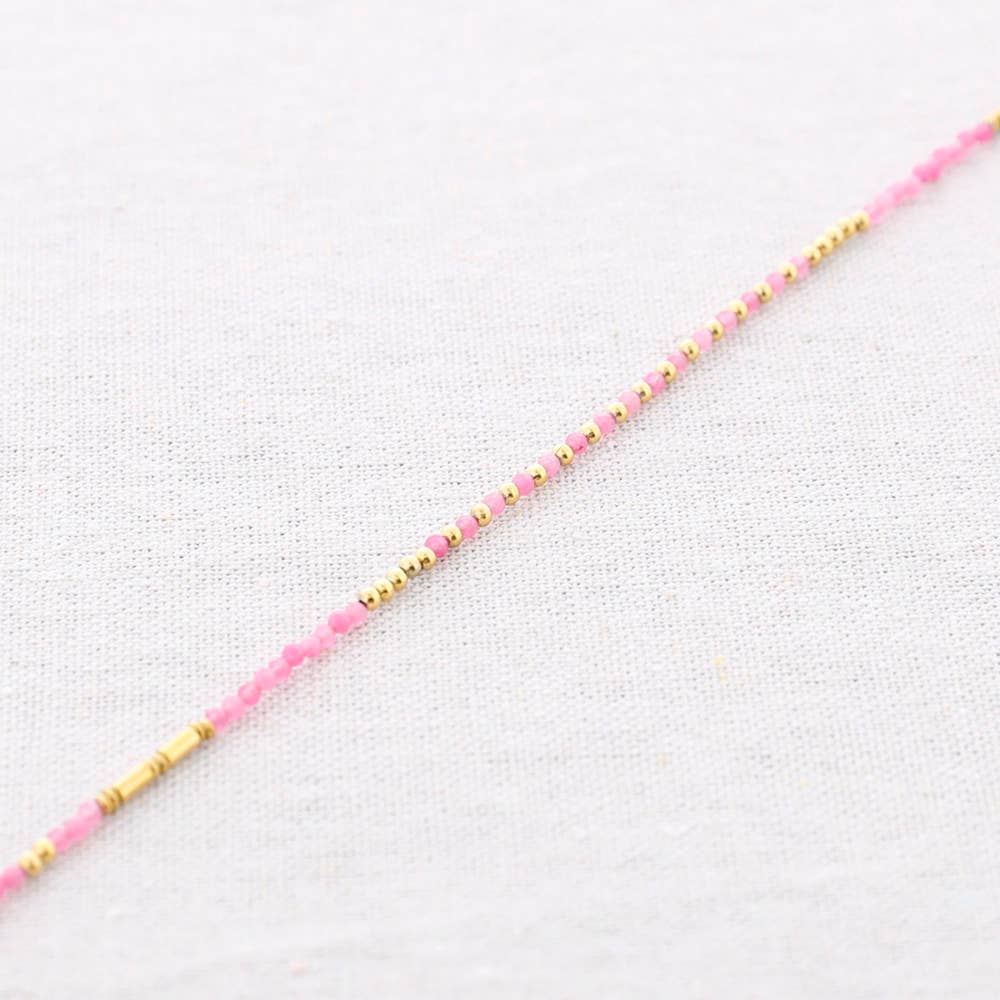 Bracelet de cheville en acier avec perles minérales: Fuchsia