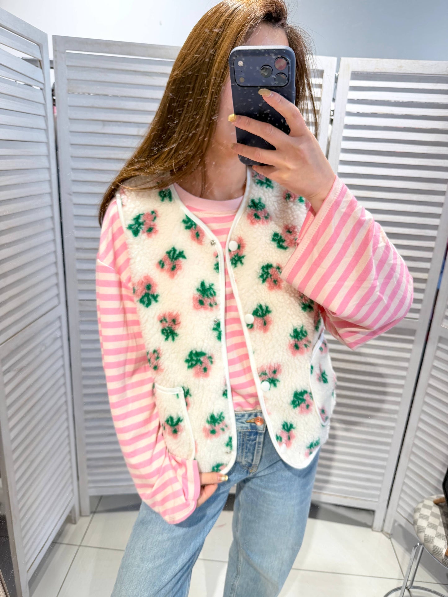 Gilet fleuri en fausse fourrure: Blanc / Taille unique