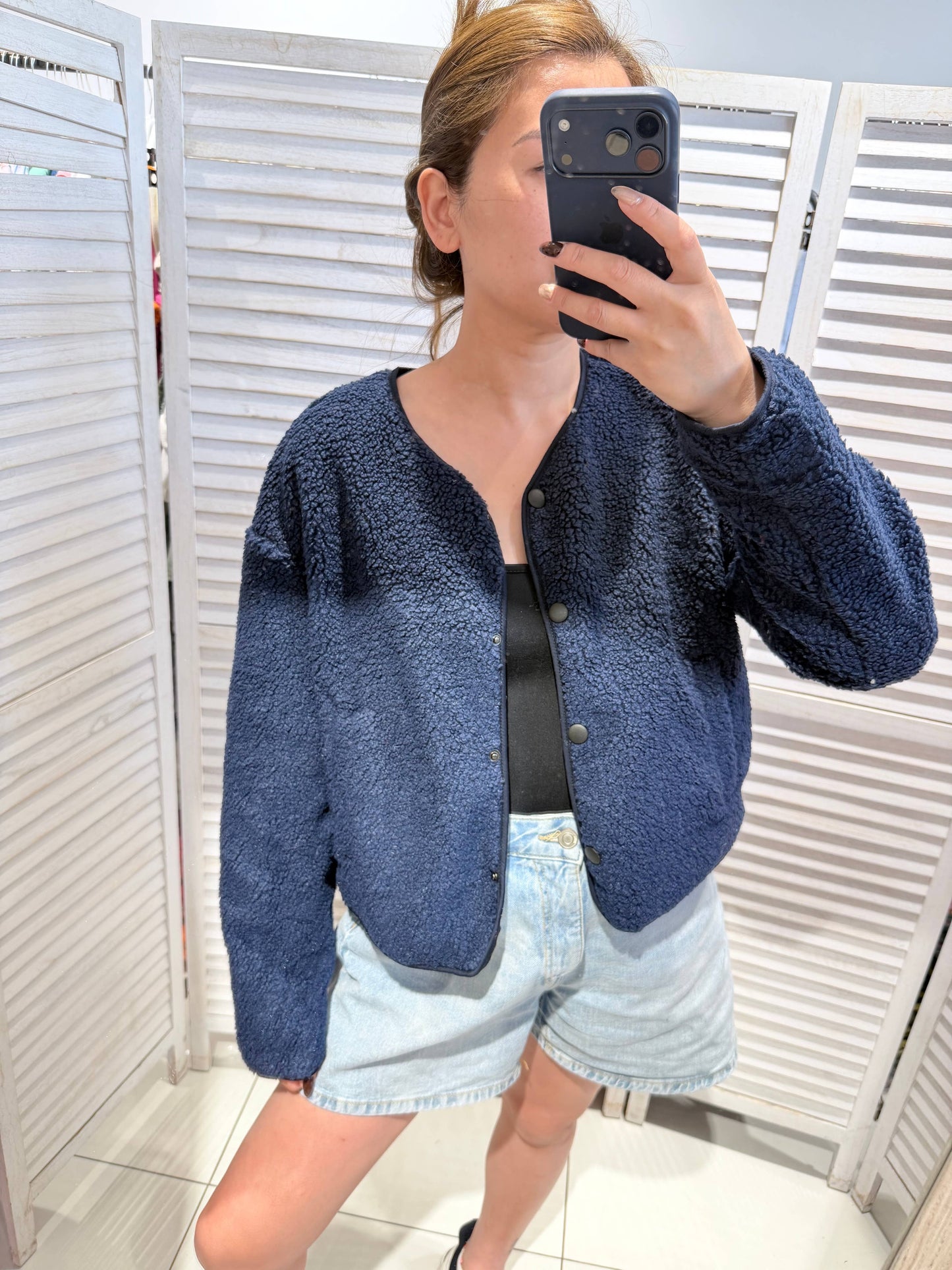 Veste en sherpa à message: Marine / TU