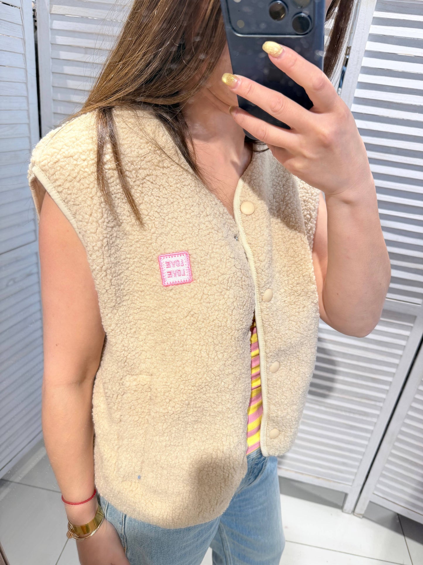 Gilet en fausse fourrure sans manches: Beige / Taille unique